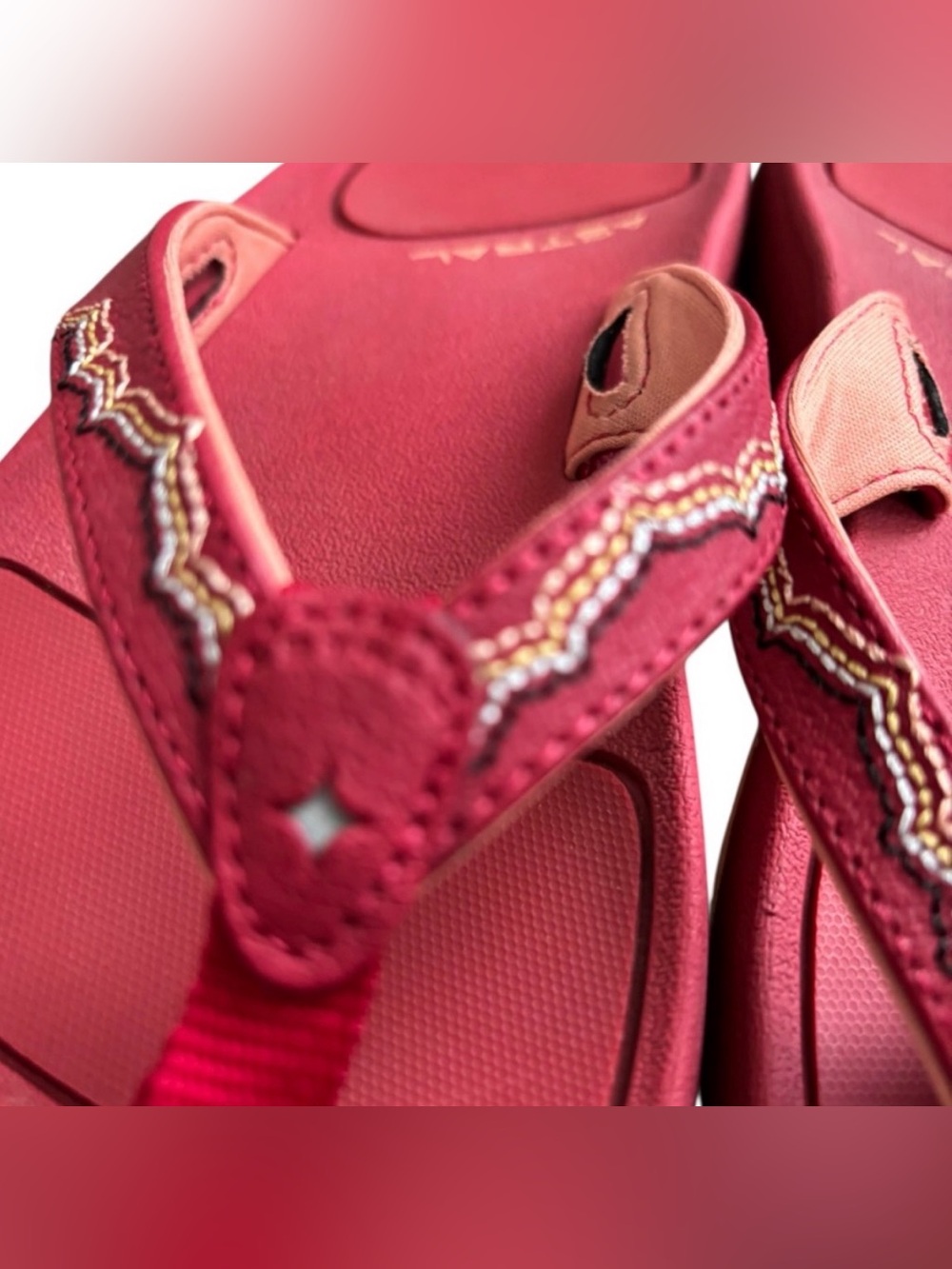 Astral Rosa Pink Red Women's Comfort Flip Flops Sandals 10 - Picture 3 of 7